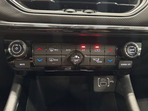 New 2025 Jeep Compass Limited w/ Sun & Sound Group image 21