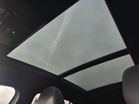 New 2026 Volkswagen Tiguan SE R-Line image 19