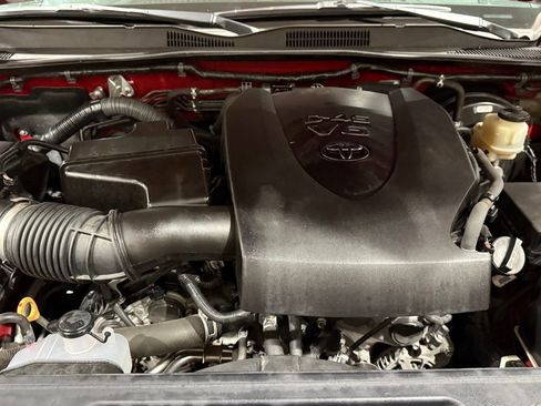 Certified 2017 Toyota Tacoma TRD Sport image 31