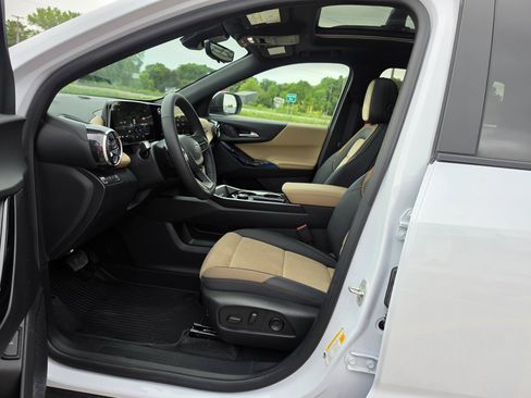 Used 2026 Chevrolet Equinox ACTIV w/ Convenience Package III AWD/4WD image 4