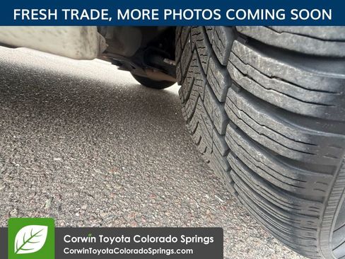Used 2017 Toyota Sienna XLE w/ XLE Navigation Package FWD image 10