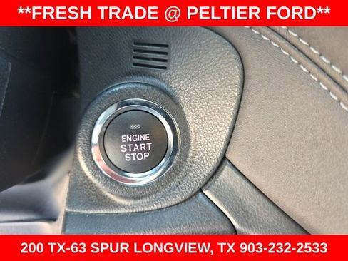 Used 2025 Subaru Outback Premium image 16