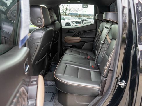 Used 2023 GMC Canyon Denali AWD/4WD image 12