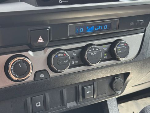Used 2023 Toyota Tacoma SR AWD/4WD image 4