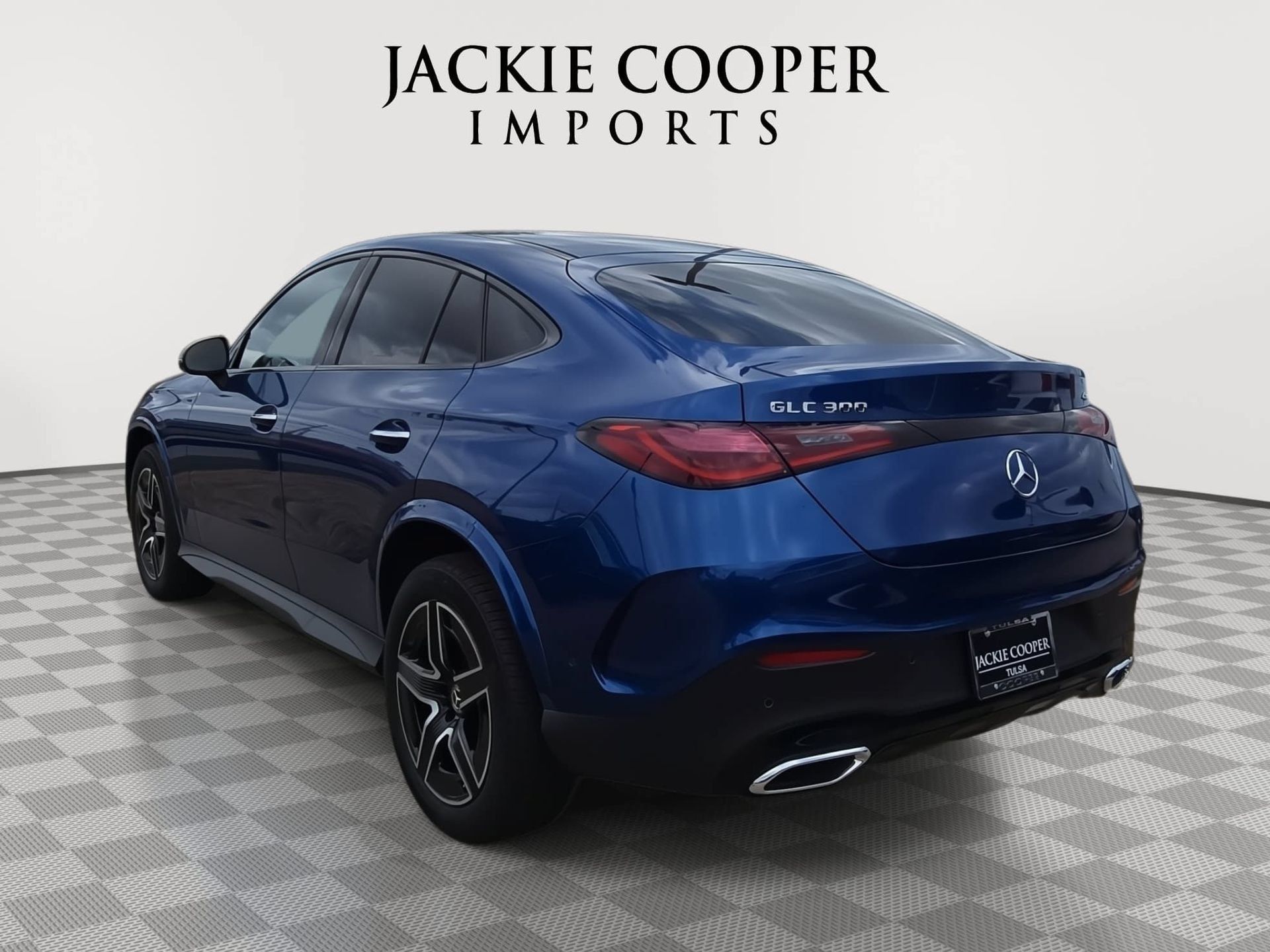 Used 2024 Mercedes-Benz GLC 300 4MATIC w/ AMG Line image 7