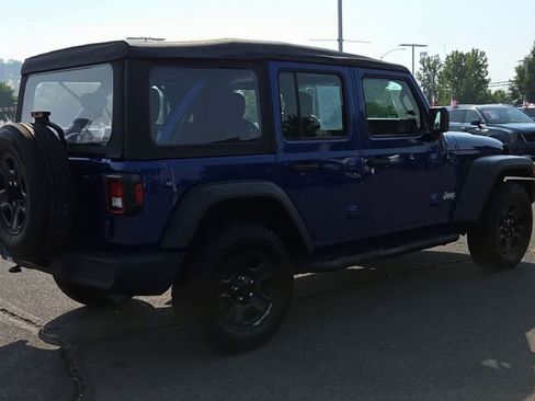 Used 2018 Jeep Wrangler Unlimited Sport AWD/4WD image 8