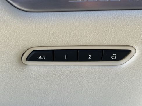 Used 2020 Cadillac XT5 Premium Luxury image 26