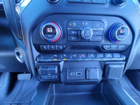 Used 2022 Chevrolet Silverado 1500 LTZ image 31