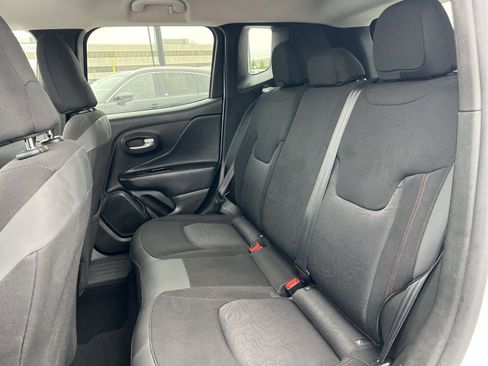 Used 2023 Jeep Renegade Trailhawk AWD/4WD image 32
