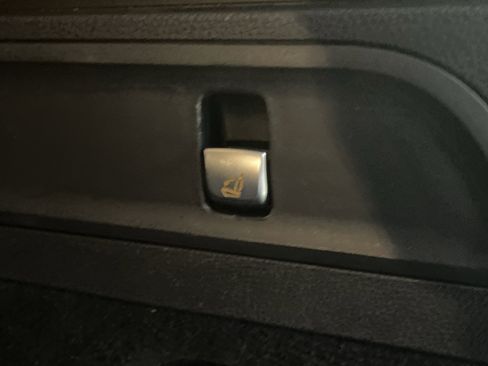 Used 2021 Mercedes-Benz GLC 300 4MATIC image 12