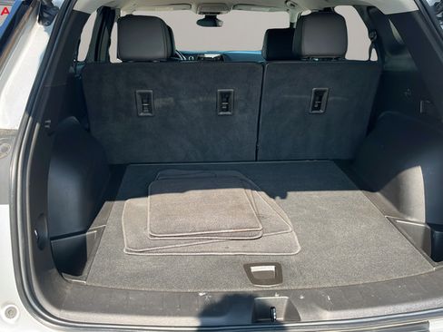 Used 2022 Chevrolet Blazer LT FWD image 24