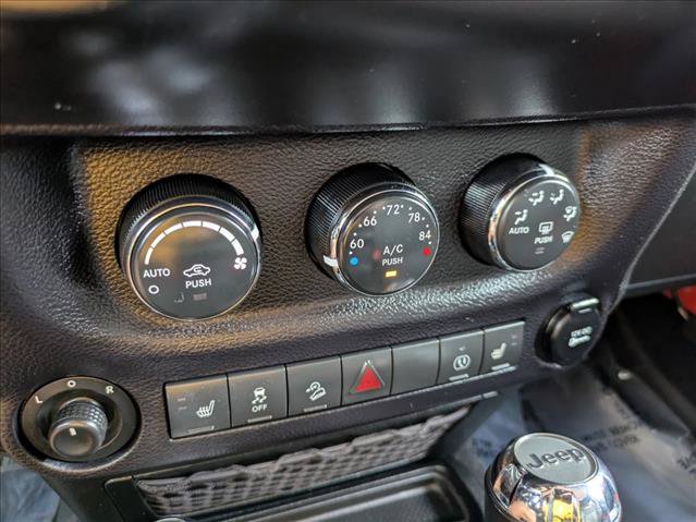 Used 2015 Jeep Wrangler Unlimited Sahara AWD/4WD image 14