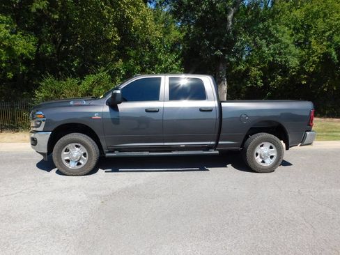 Used 2025 RAM 2500 Tradesman AWD/4WD image 2