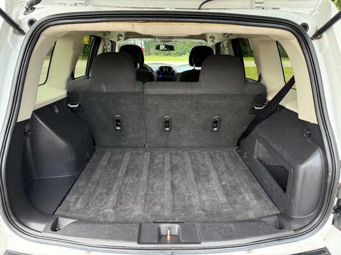 Used 2016 Jeep Patriot Sport w/ Power Value Group image 14