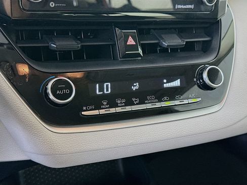 Used 2021 Toyota Corolla LE FWD image 18