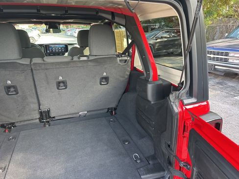 Certified 2024 Jeep Wrangler Sport S image 31