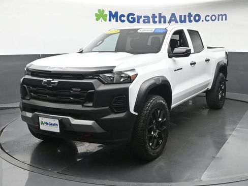 Used 2023 Chevrolet Colorado Trail Boss w/ LPO, Dark Essentials Package AWD/4WD image 19