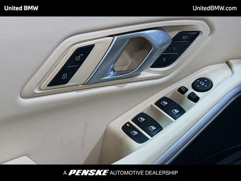 Used 2025 BMW 330i Sedan RWD image 4