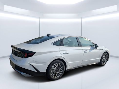 New 2025 Hyundai Sonata SEL image 3