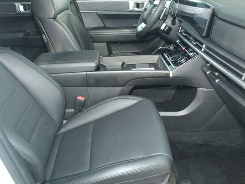 Used 2024 Hyundai Santa Fe Limited image 3