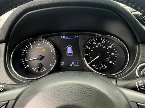 Used 2019 Nissan Rogue SL AWD/4WD image 12