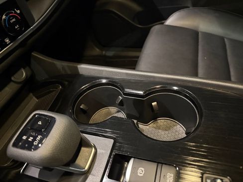 Used 2023 Nissan Rogue SV w/ SV Premium B Package image 13