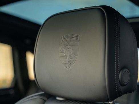 New 2026 Porsche Macan image 13