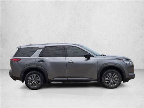Used 2024 Nissan Pathfinder S FWD image 4