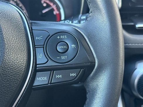 Used 2023 Toyota RAV4 XLE Premium image 29