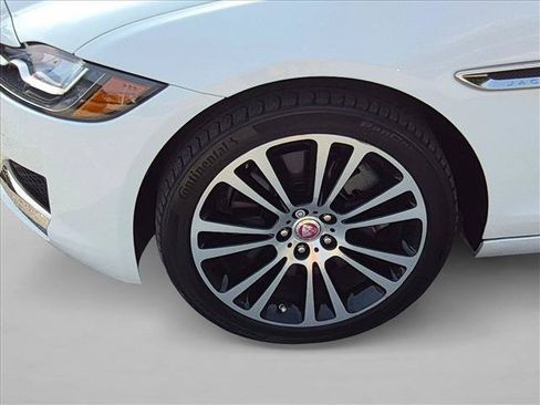 Used 2020 Jaguar XF Prestige AWD/4WD image 21