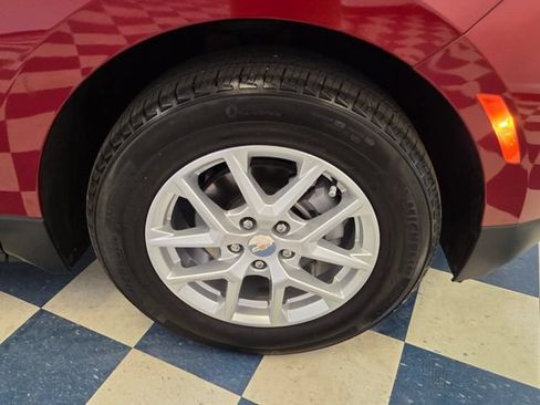 Used 2023 Chevrolet Equinox LT FWD image 10