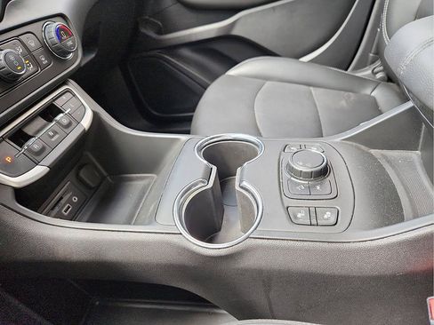 Used 2022 GMC Terrain SLT w/ LPO, 'HIT The Road' Package FWD image 22