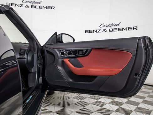 Used 2023 Jaguar F-TYPE R image 31