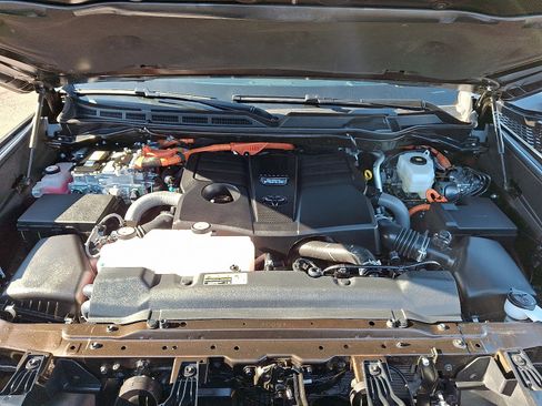 Certified 2025 Toyota Tundra 1794 Edition image 28