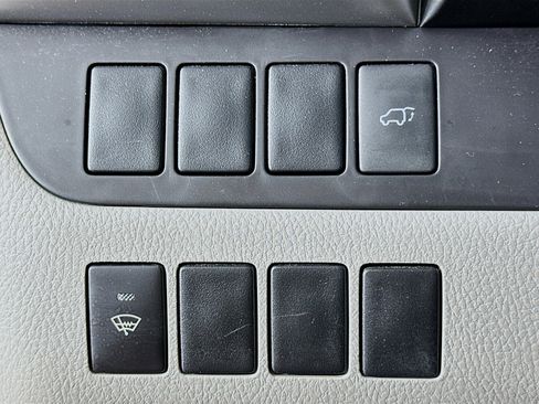 Used 2016 Toyota Highlander XLE AWD/4WD image 17