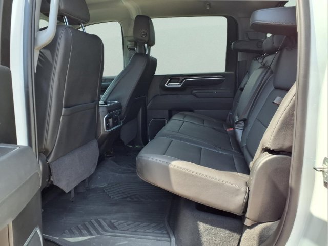 Used 2025 Chevrolet Silverado 2500 LTZ w/ LTZ Convenience Package AWD/4WD image 33