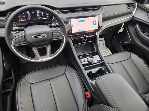 New 2026 Jeep Grand Cherokee L Limited AWD/4WD image 11