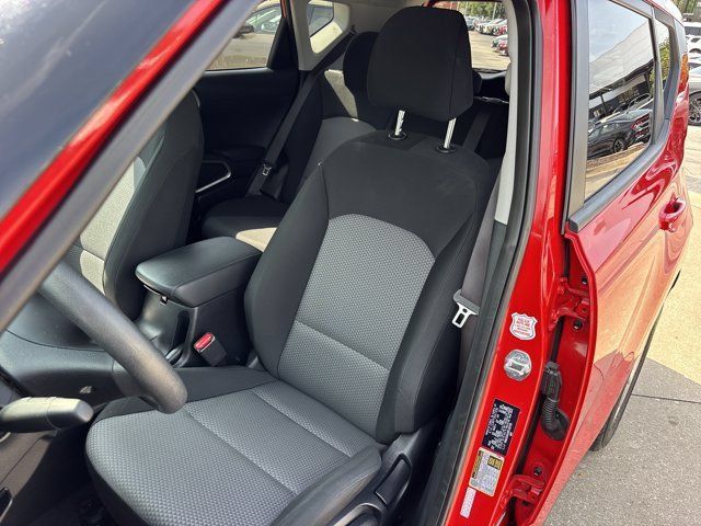 Used 2024 Kia Soul LX w/ Option Group 015 FWD image 17