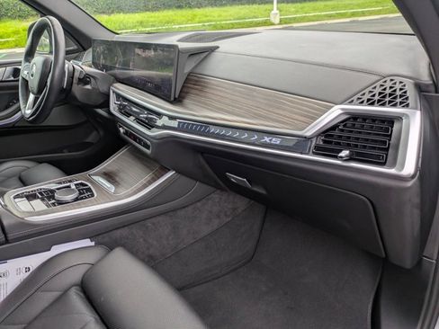 Used 2024 BMW X5 xDrive40i w/ Premium Package image 21