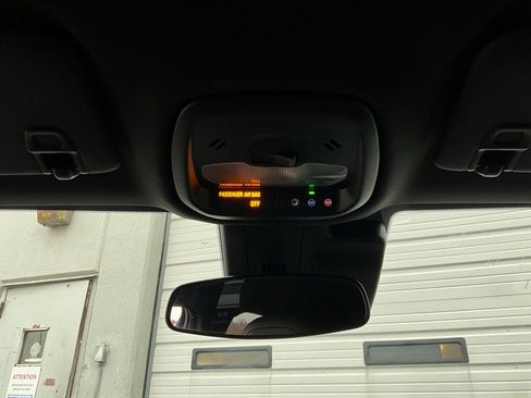 Used 2025 Buick Envista Sport Touring image 15