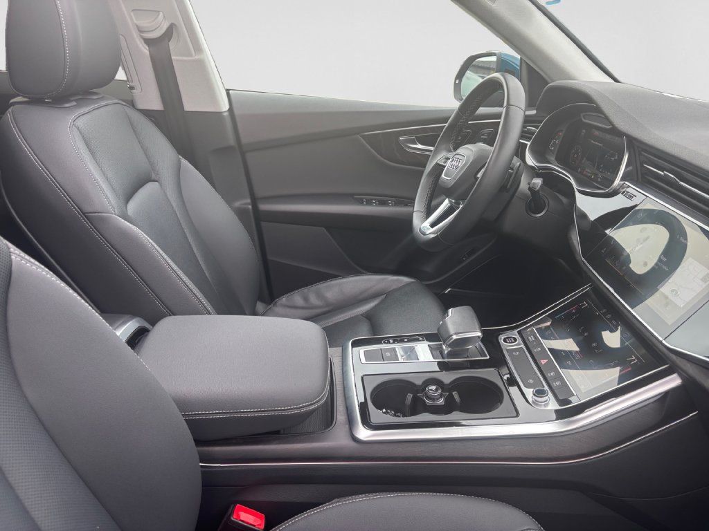 Used 2022 Audi Q8 Premium Plus w/ Premium Plus Package AWD/4WD image 38