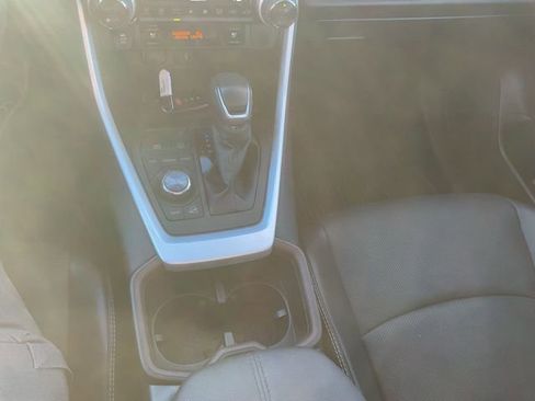 Used 2022 Toyota RAV4 Limited image 15