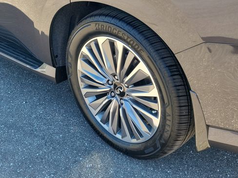 New 2026 INFINITI QX80 Luxe image 5