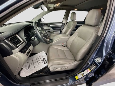 Used 2017 Toyota Highlander XLE FWD image 14