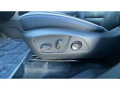 Certified 2025 Buick Enclave Sport Touring image 25