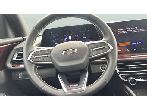Used 2025 Chevrolet Traverse Z71 w/ LPO, Floor Liner Package AWD/4WD image 17