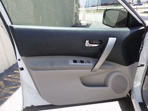 Used 2015 Nissan Rogue S w/ Convenience Package FWD image 16