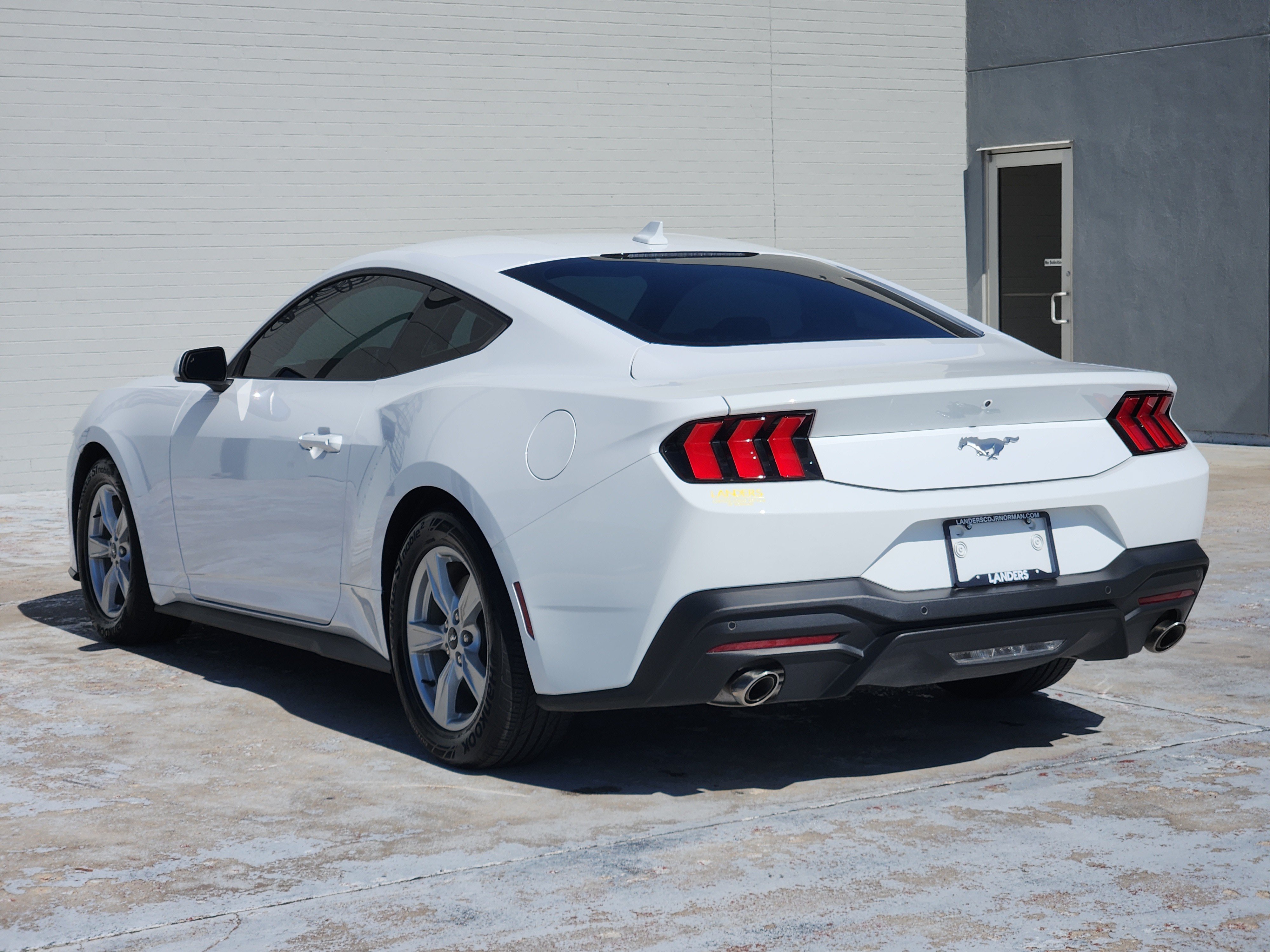 Used 2024 Ford Mustang Coupe RWD image 6