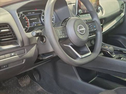 Used 2022 Nissan Rogue SV FWD image 10