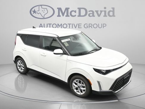 Used 2025 Kia Soul LX FWD image 33
